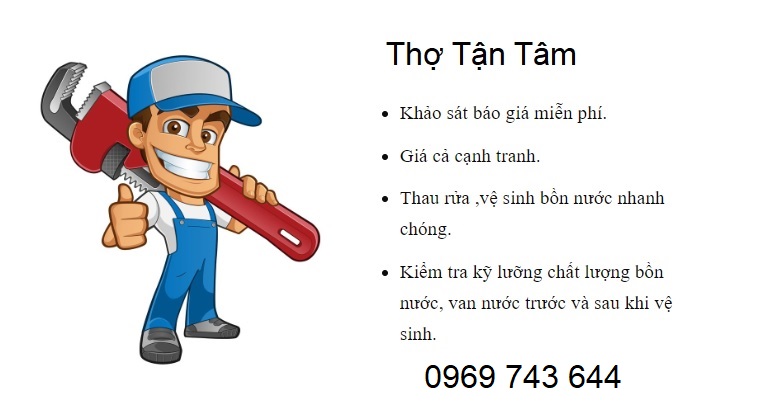 thợ vệ sinh xúc rửa bồn nước